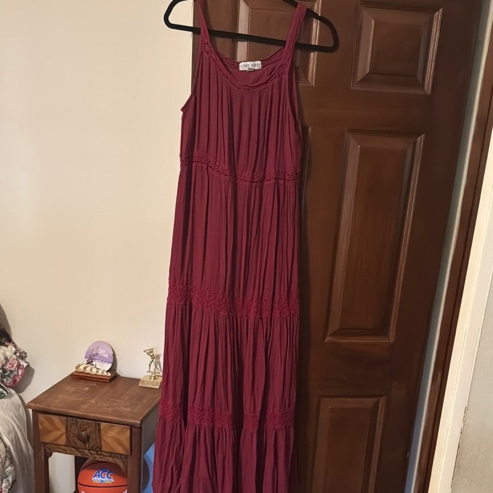 Elegant Burgundy Maxi Dress